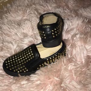 KIDS AKID shoes. Size 12c